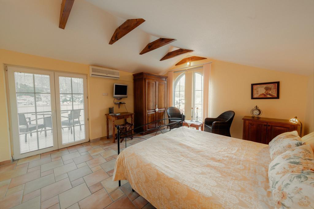 Damonte - And Guest house Budva